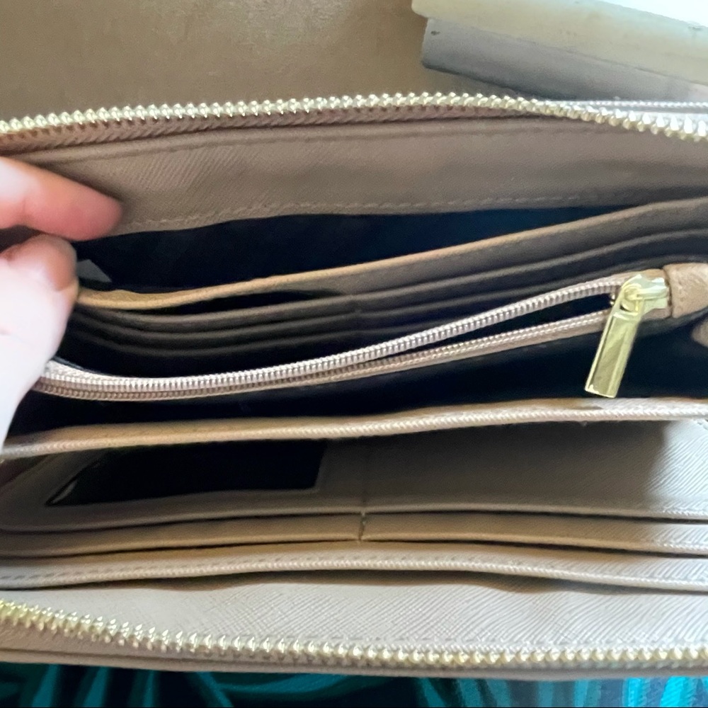 ❌SOLD❌ Neutral Steve Madden Wallet Wristlet - Picture 6 of 12